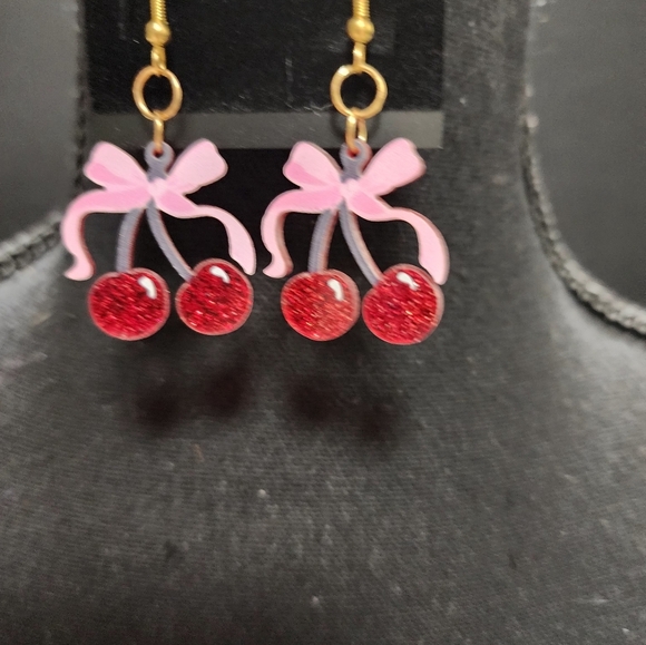 SHEIN Cherry Print Buff Sleeve On Or Off The Shoulder Top With Cherry Earrings - Picture 5 of 13